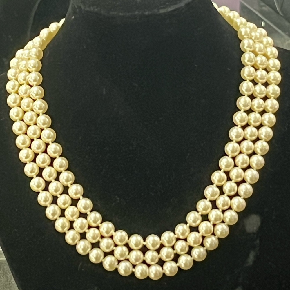 R.J. Graziano vintage pearl strand crystal princess Diana statement necklace
